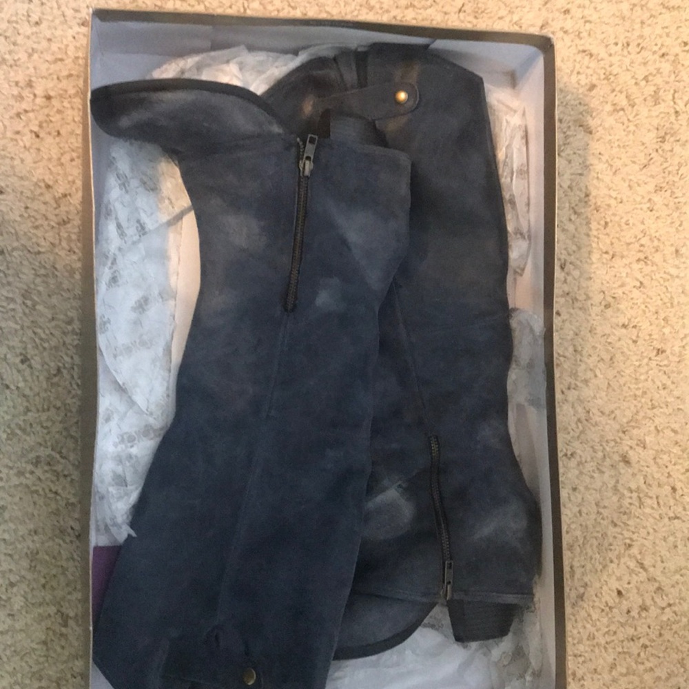 Fergie Footwear Ledger Too boots.